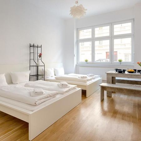 Newton-Appartement Mit 3 Schlafzimmern Berlin Eksteriør billede