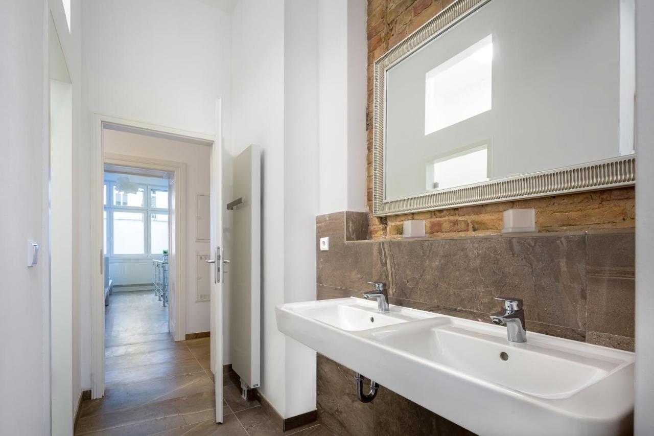 Newton-Appartement Mit 3 Schlafzimmern Berlin Eksteriør billede