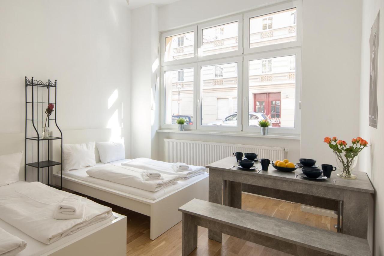 Newton-Appartement Mit 3 Schlafzimmern Berlin Eksteriør billede