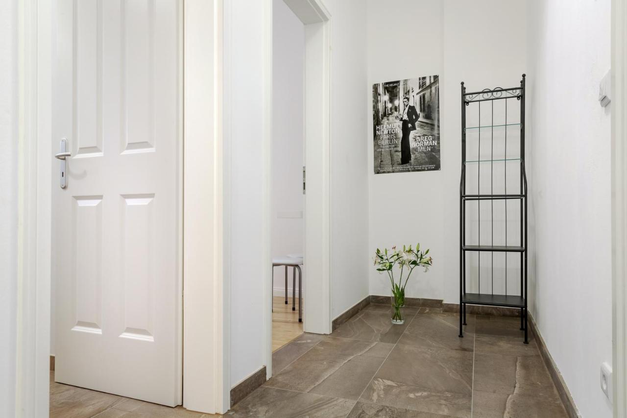 Newton-Appartement Mit 3 Schlafzimmern Berlin Eksteriør billede
