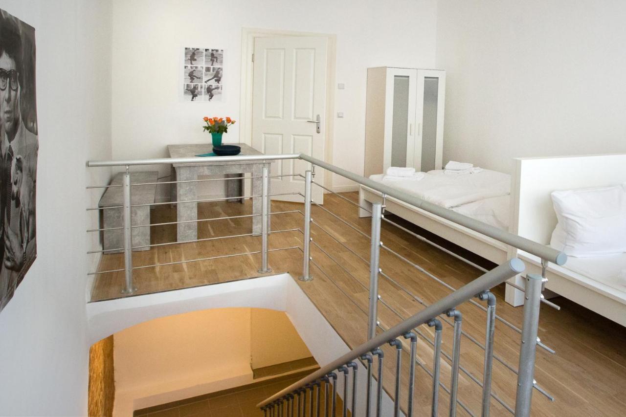 Newton-Appartement Mit 3 Schlafzimmern Berlin Eksteriør billede