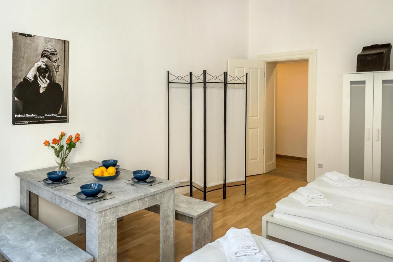 Newton-Appartement Mit 3 Schlafzimmern Berlin Eksteriør billede