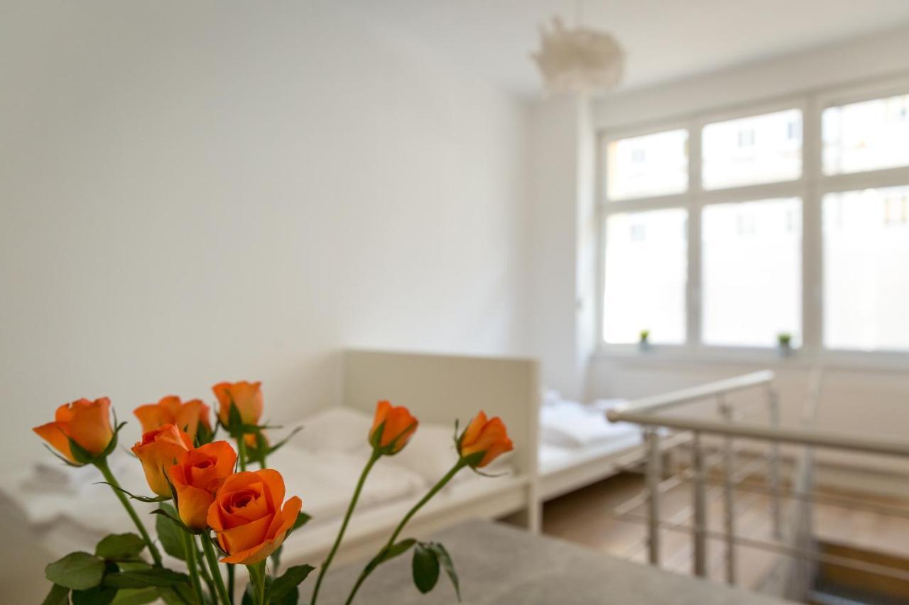 Newton-Appartement Mit 3 Schlafzimmern Berlin Eksteriør billede